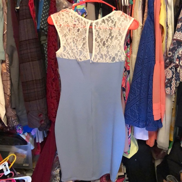 Beautiful blue dress - Picture 2 of 3